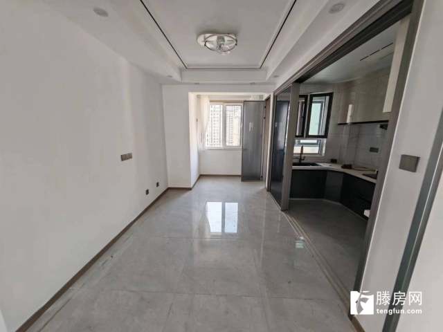 市中心 天行健 恒璽書苑3室2廳2衛(wèi),送車位,送儲藏室,中間好樓層,可,送中央空調(diào) 滕州二手房出售